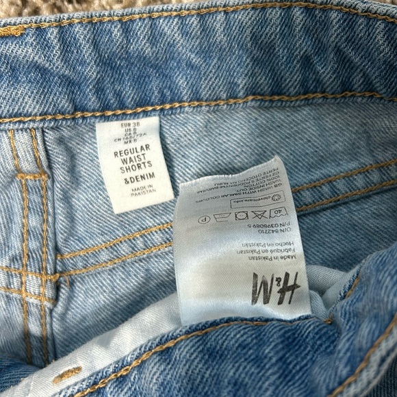 H&M jean shorts - Picture 2 of 3